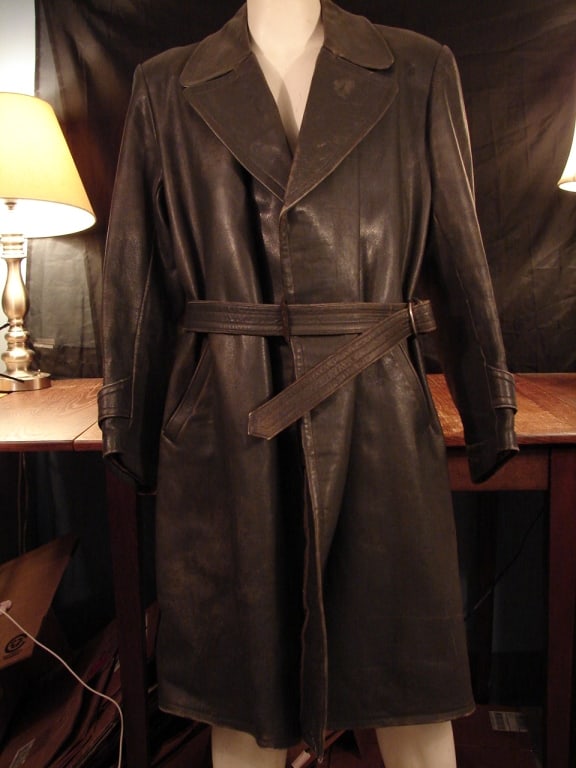 WWII German Luftwaffe officers leather coat (1 of 13)