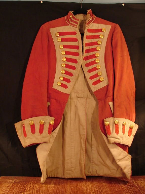 Fine swallow tail Red Coat Revolutionary uniform (1 of 11)