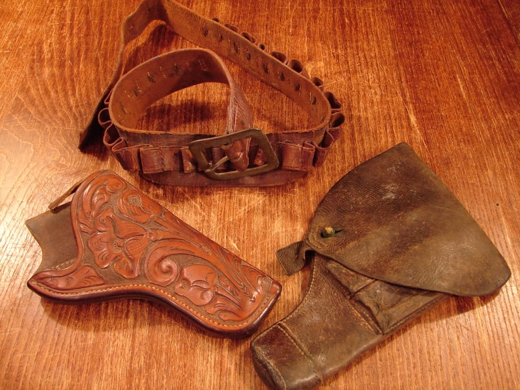 Lot of holsters and ammo belt. (1 of 5)