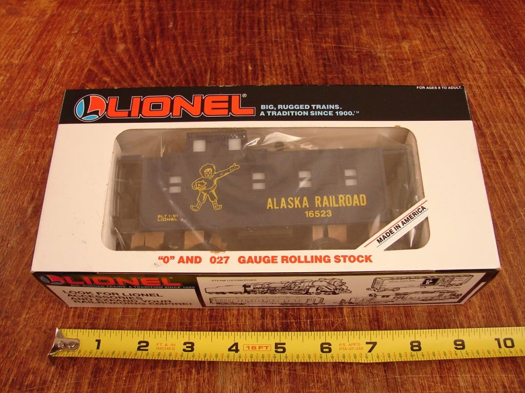 Lionel Electric Alaska Square Window Caboose (1 of 3)