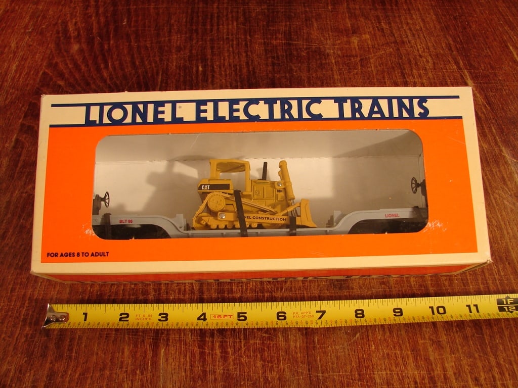 Lionel Union Pacific Flat Car with Bull Dozer: Lionel Electric Union Pacific Flat Car with Bull Dozer 6-16935. New in Box.