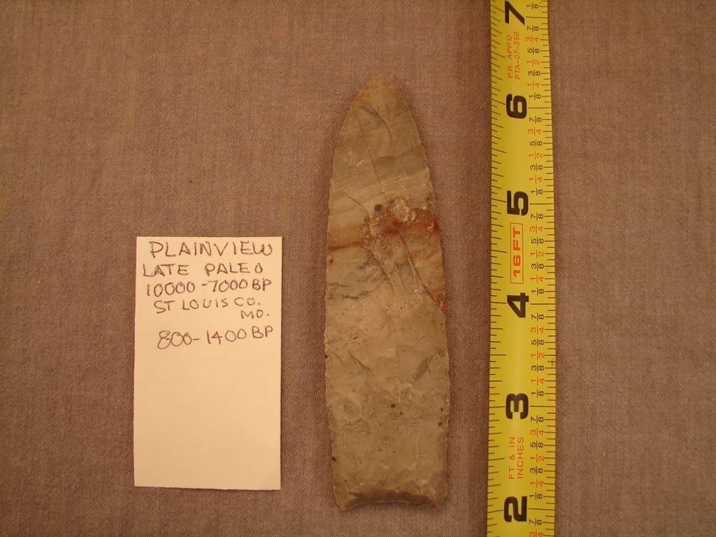 Native American Arrowhead Artifact. (1 of 6)