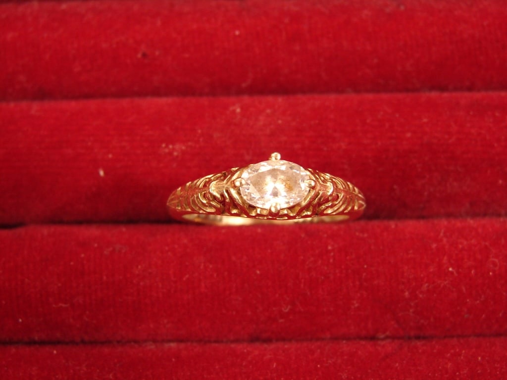Ladies 14 karat gold ring (1 of 6)