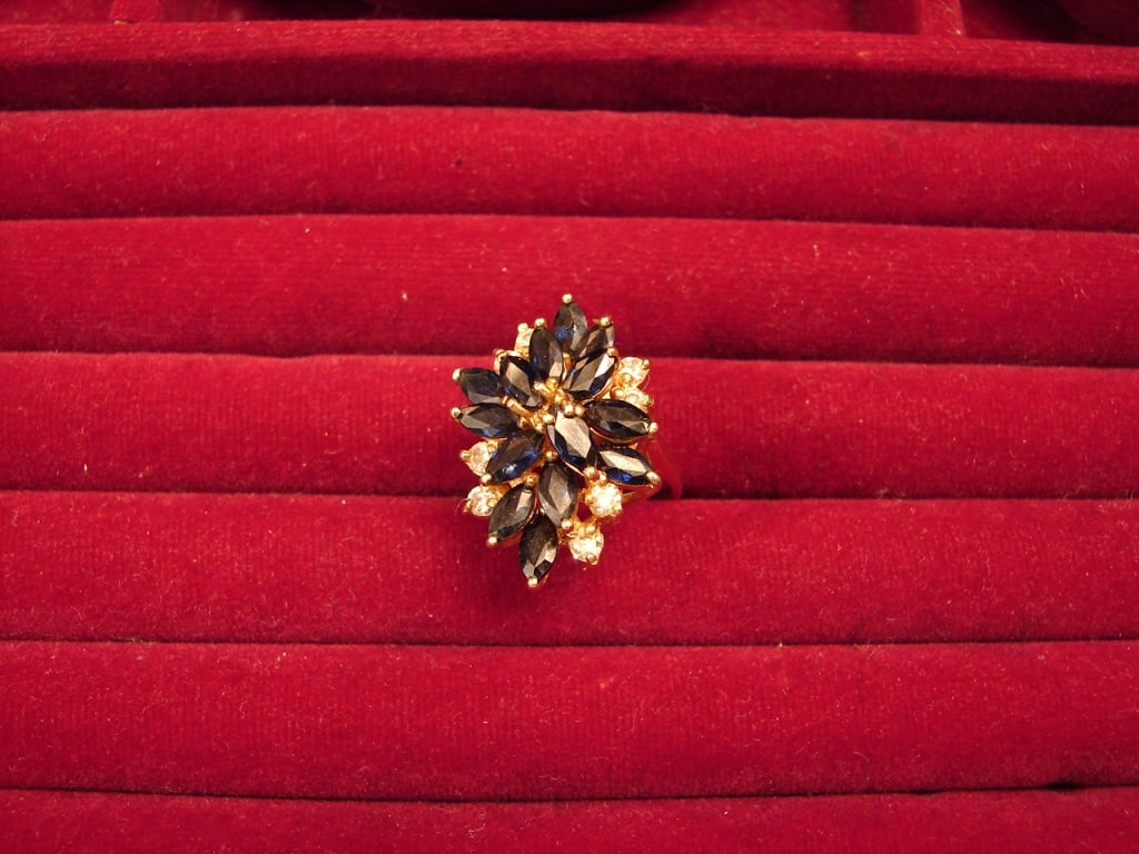 Ladies14 karat gold, diamond & sapphire stones (1 of 9)