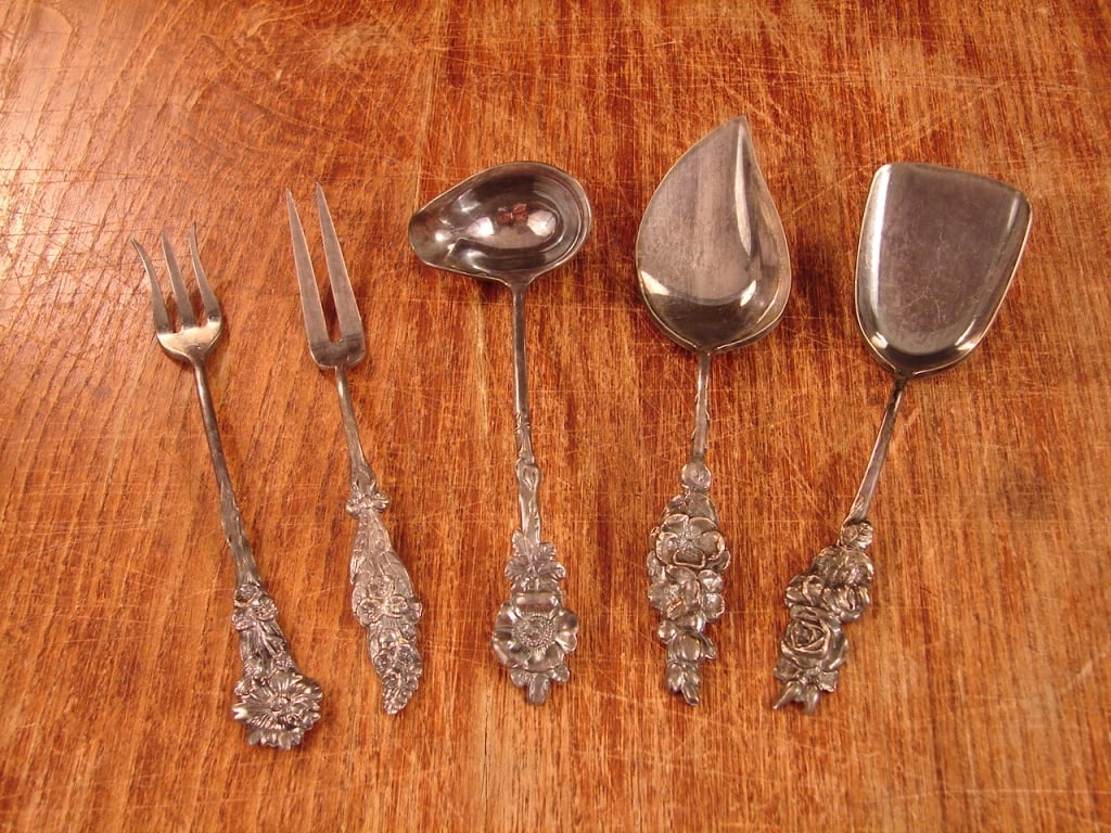 Set of 5 Reed & Barton small serving set. (1 of 5)