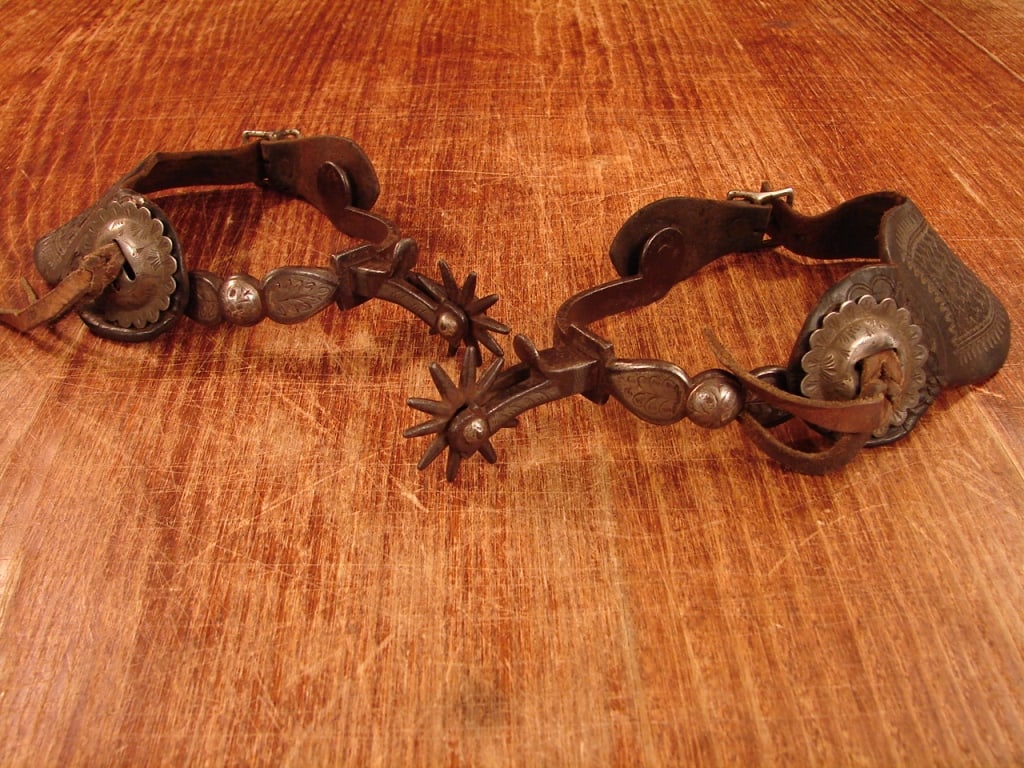 Set of August Buermann spurs with leather (1 of 9)