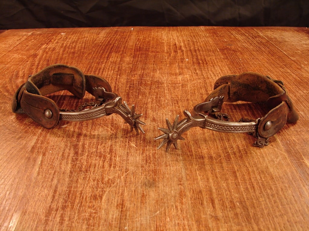Set of August Buermann spurs with leather (1 of 8)