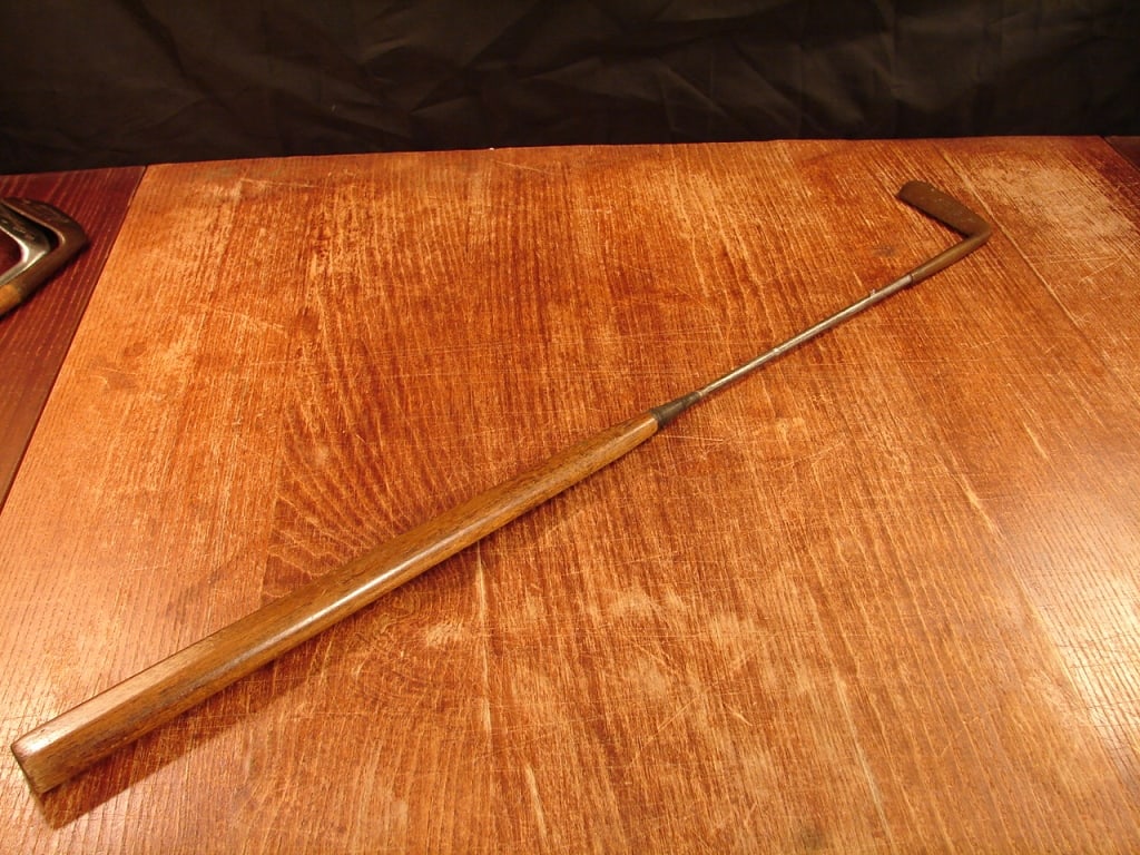 Antique Putter, Walnut Wood Grip golf club (1 of 7)