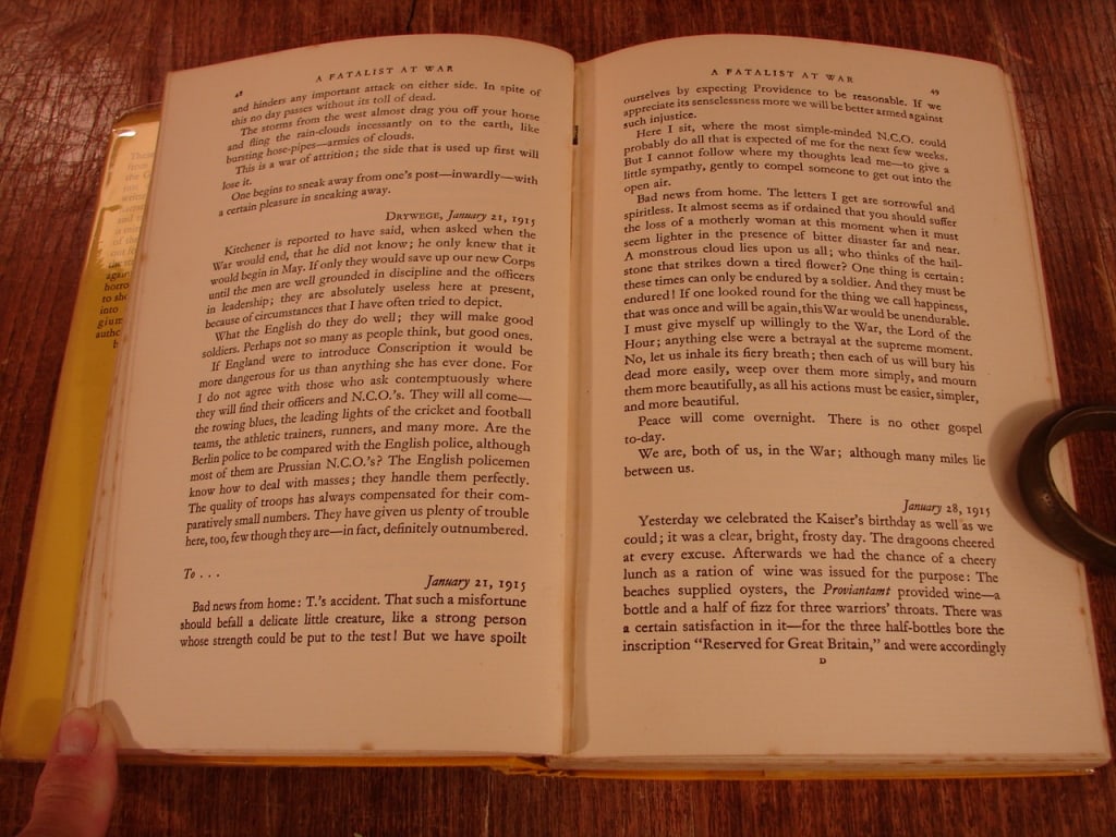 Lot of 2 World War 1 books - 7
