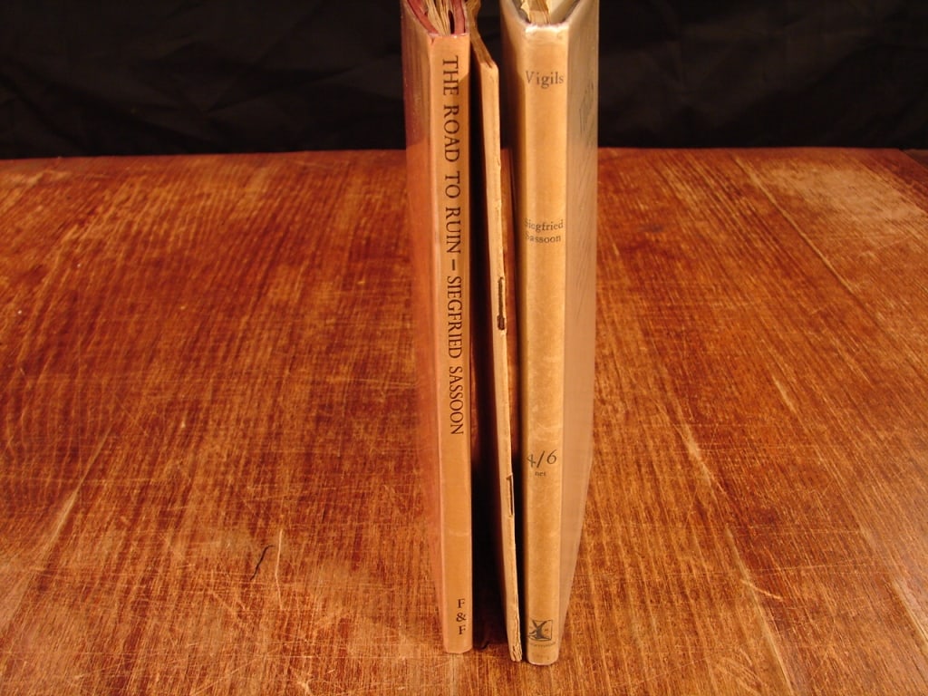 Lot of 3 Siegfried Sassoon books of poetry.: Lot of 3 Siegfried Sassoon books of poetry. 1) The Road to Ruin Faber and Faber 1933. 2) The Augustan Books of Modern Poetry. Stapled softcover. 3) Vigils. William Heinemann LTD London 1935 printing.