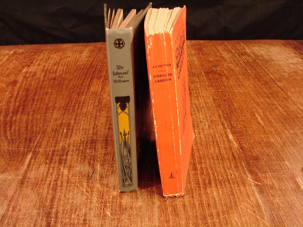 Lot of two World War I novels in German & Danish: Lot of two World War I novels in German and Danish. 1) Spanioler Gaarden by R.H Mottram. Published by Hasselbalch in Danish version of his famous work The Spanish Farm. 2) Wirhaltenaus by Wilhelm Momm