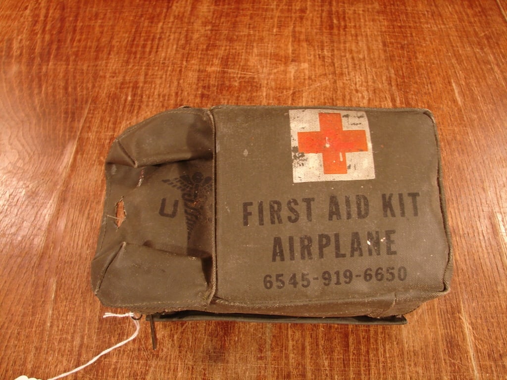 US Military First Aid Airplane Kit (1 of 5)