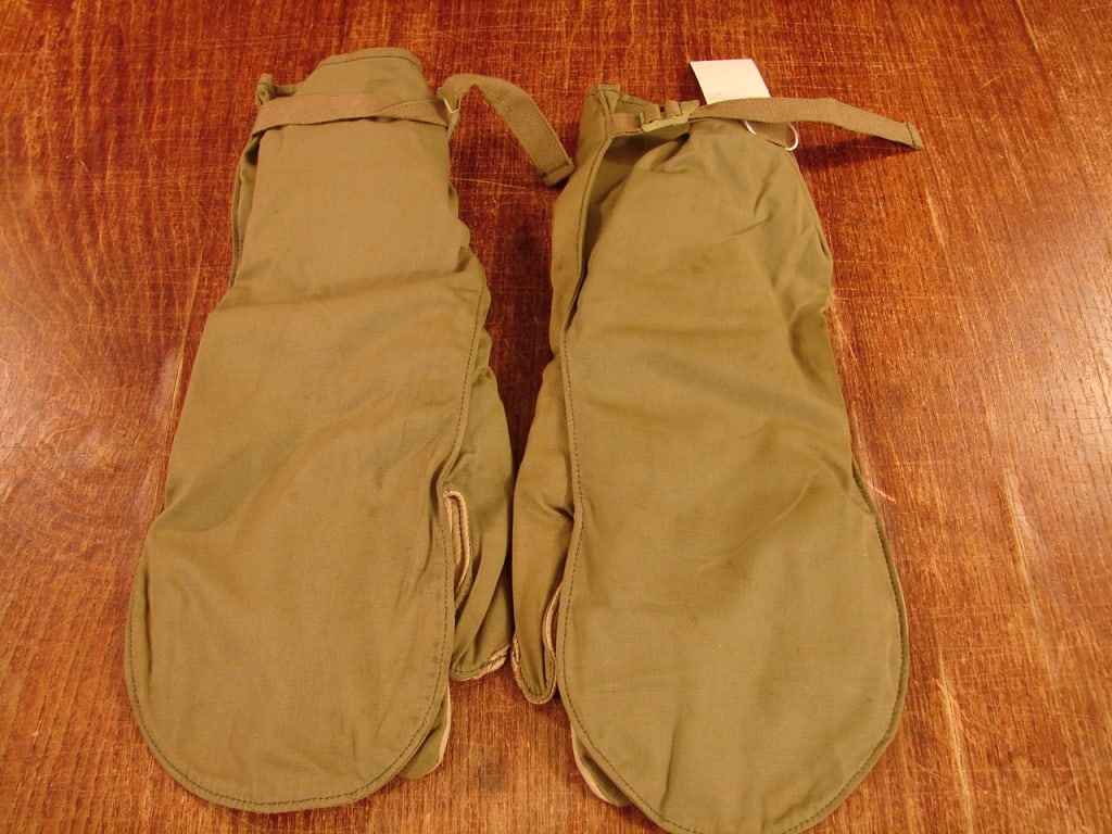 WWII or Korean era cold weather mittens - 2
