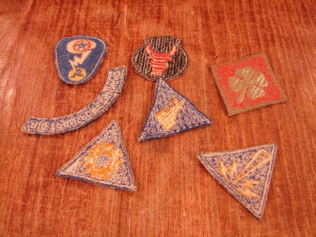 Lot of 7 WWII cloth insignias - 2