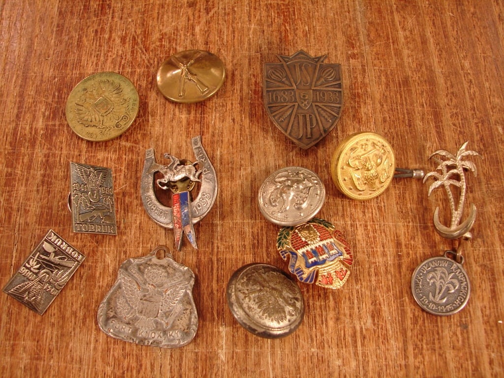 Lot of 12 various military uniform buttons (1 of 4)
