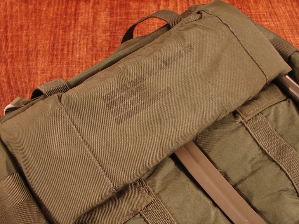 US Military green back pack with frame - 4