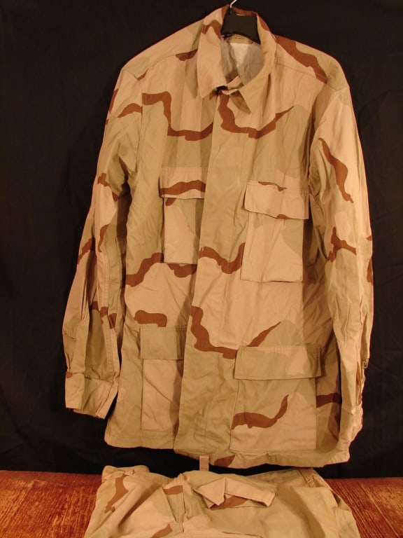 Desert Storm 3 color combat pants and jacket.: Desert Storm 3 color combat pants and jacket. Pants size X-large short. 39In waist and 26-29 inseam. Jacket is Large long. Good condition.