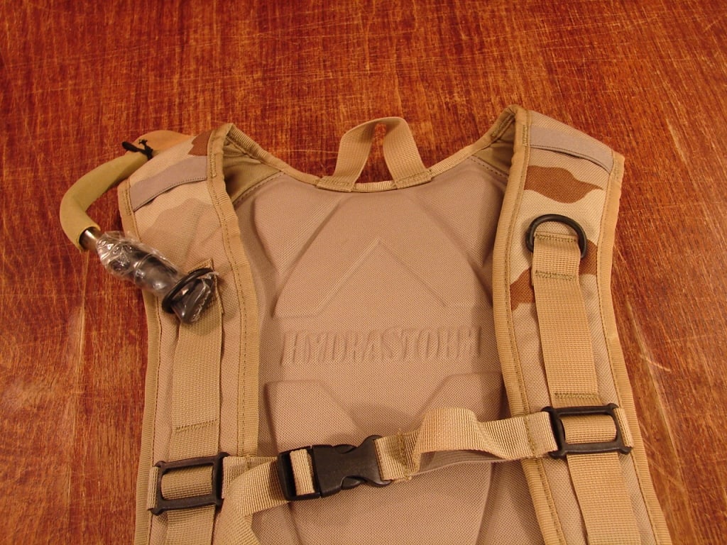 US Military Issue Hydration pack with bladder . - 3