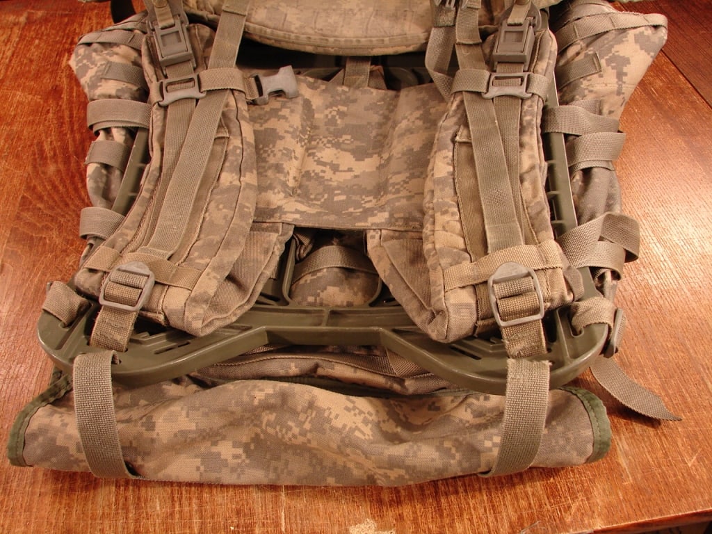 Large size US Issue back pack with frame - 4