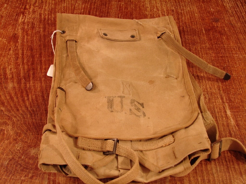 WWI Model 1910 Haversack pack assembly: WWI Model 1910 Haversack pack assembly. Faint but looks like dated 1918.