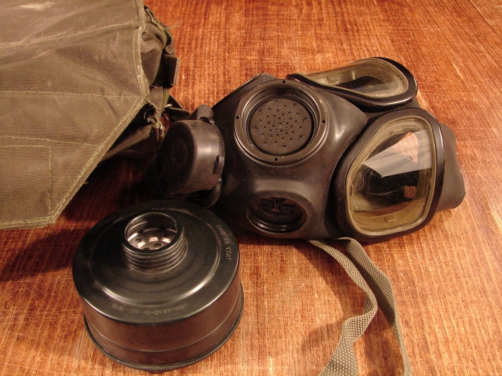 Gas mask and bag. - 5