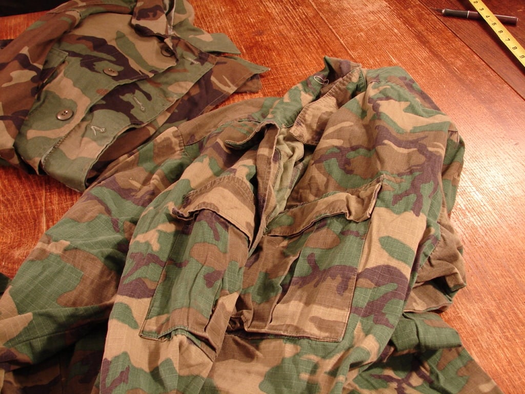 Lot of 5 US Military issue woodland camo jackets - 5