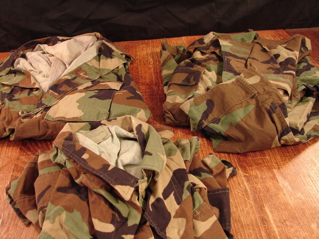 Lot of 3 US Military issue woodland camo jackets (1 of 4)