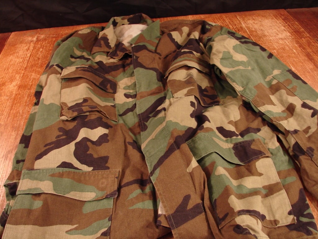 Lot of 3 US Military issue woodland camo jackets - 4