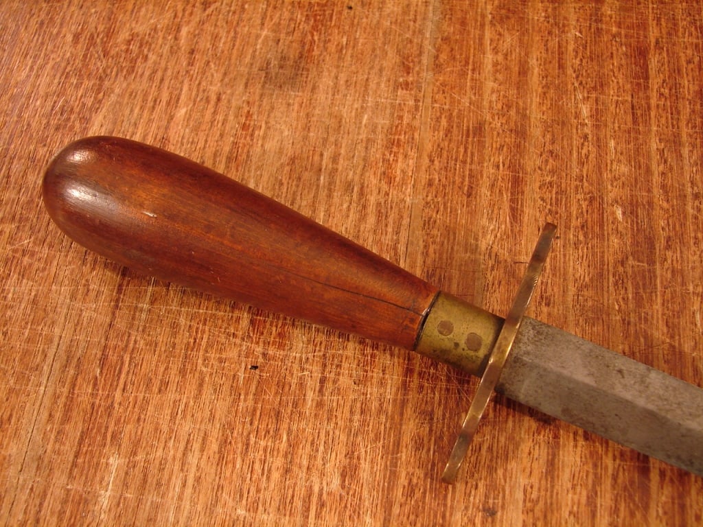 Small Civil War Period Double Bladed Knife - 10