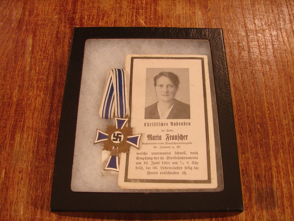 WWII German Mothers Cross with provenance.: WWII German Mothers Cross with soldier ID and provenance.