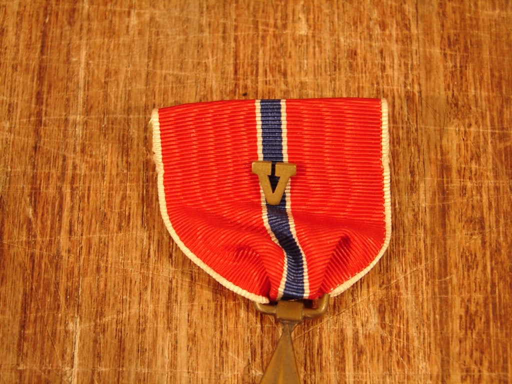 Lot of 3 Named US WWII medal grouping - 4
