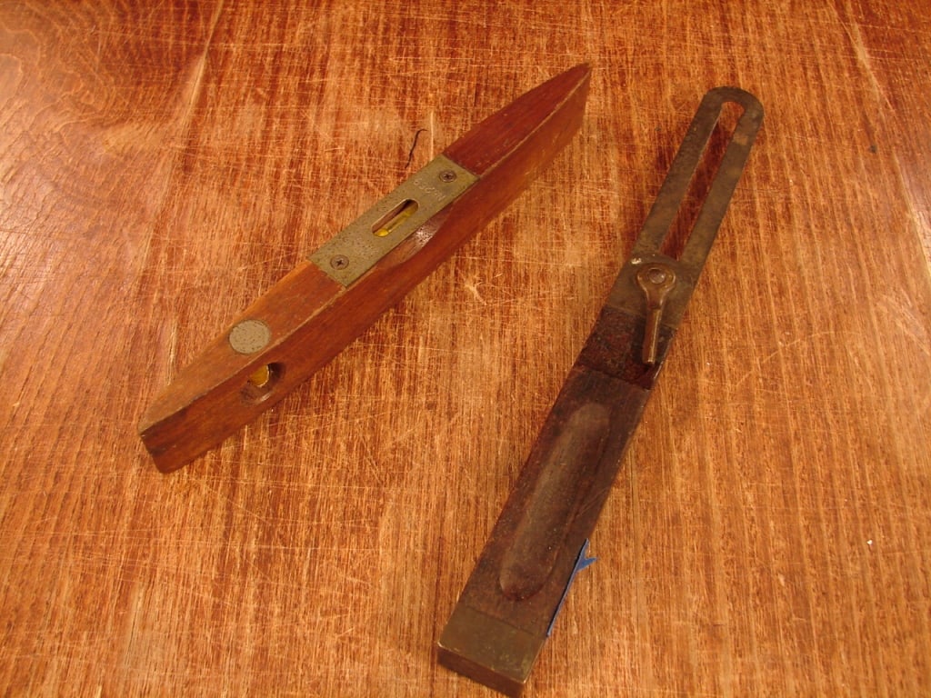 Lot of 2 vintage wood working tools (1 of 8)