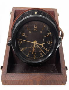 U.S. ARMY Clock Message Center M2. World War II MILITARY CLOCK.: Clock has it's orignal sling but slightly detached. However it can be easily repaired by shoesmith. Clock was tested before placed in cataloge. Kept good time throughout the day. U.S. ARMY Clock Messa