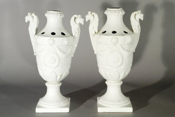 Coppia di Vasi Ornamentali