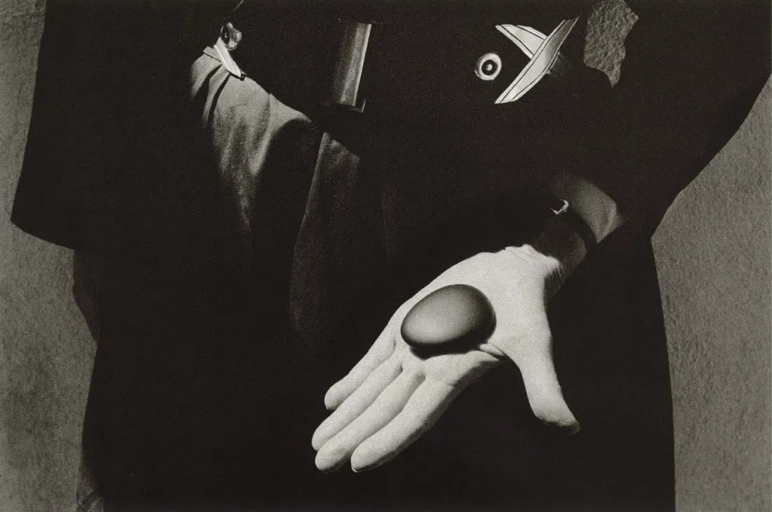 John Loengard (American, 1934-2020) Georgia O'Keeffe, New Mexico, "1966" Print: John Loengard (American, 1934-2020) Georgia O'Keeffe, New Mexico, "1966" Print. 8.40 x 5.55 inches. Please be aware that all lots in our auctions are sold "AS IS," in accordance with the Terms & Condi