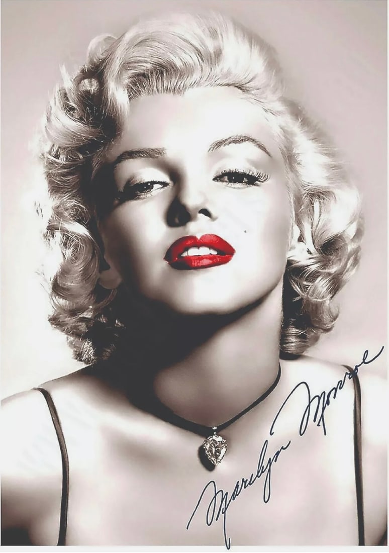 Marilyn Monroe Signed Facismile Photo: Marilyn Monroe Signed Facismile Photo. Signed in the print. Please be aware that all lots in our auctions are sold "AS IS," in accordance with the Terms & Conditions of the Auction. Condition descript