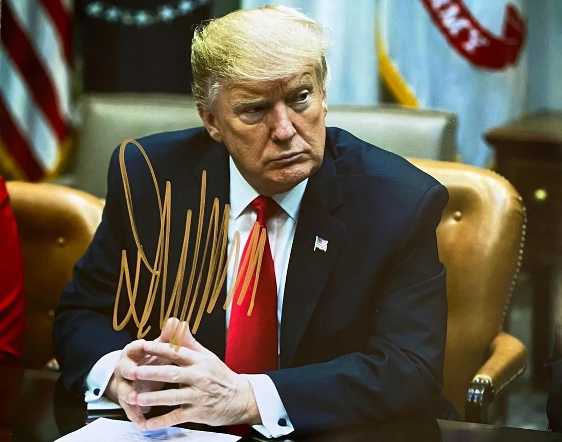 Donald Trump Facismile Signed Photo (1 of 1)