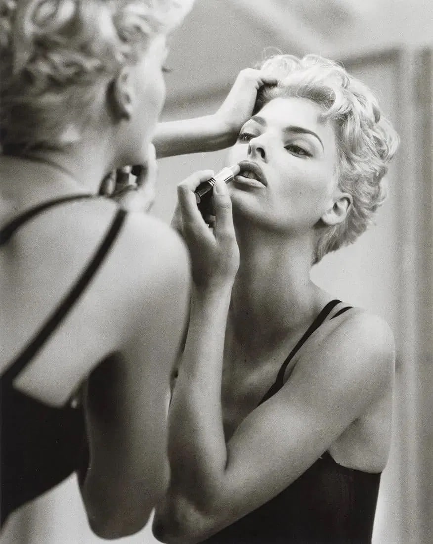 Steven Meisel (American, b.1954) Linda Evangelista, New York, "1991" Print: Steven Meisel (American, b.1954) Linda Evangelista, New York, "1991" Print. 8.25 x 10.35 inches. Please be aware that all lots in our auctions are sold "AS IS," in accordance with the Terms & Conditio