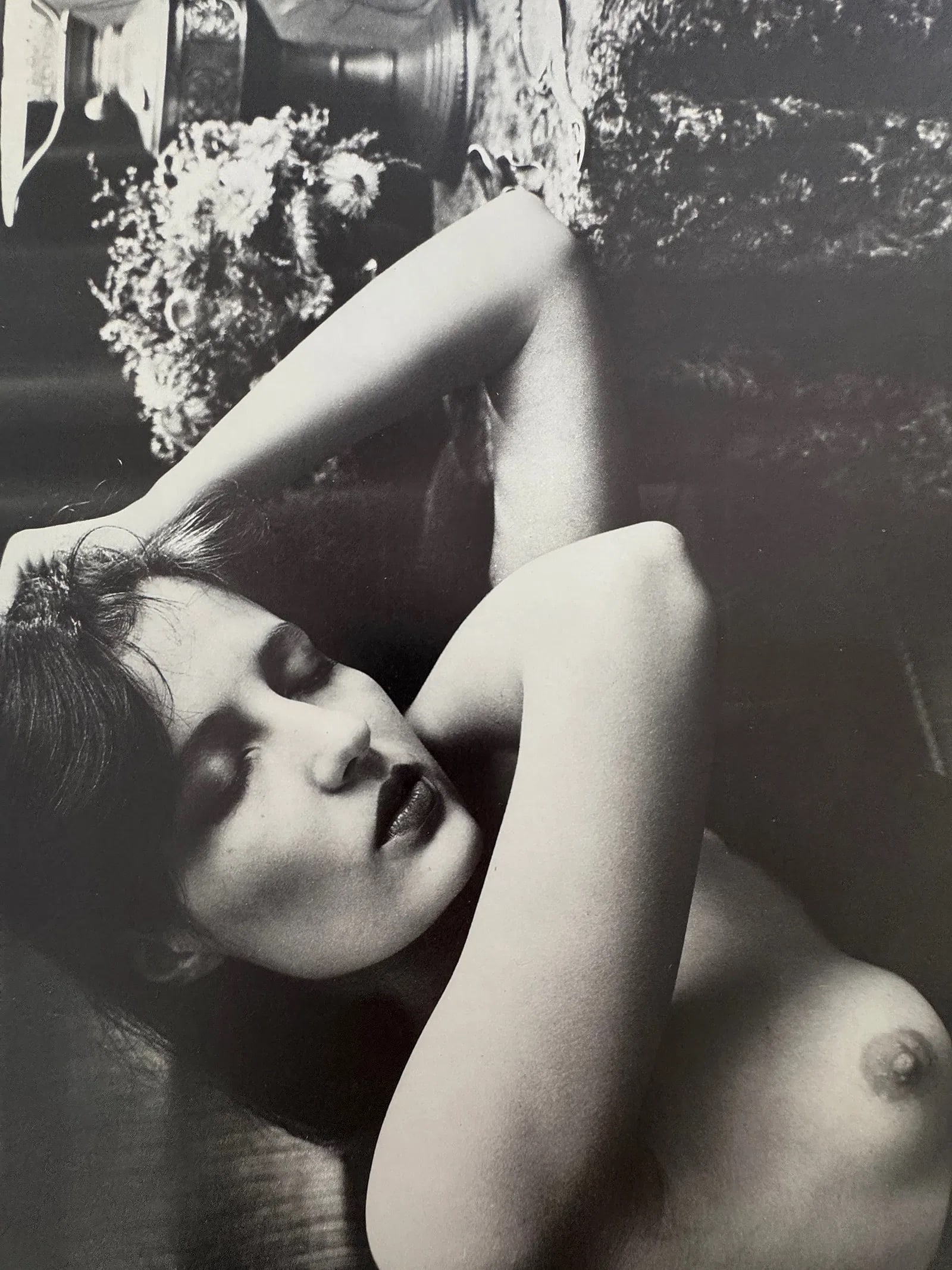 Wladyslaw Pawelec (Polish, 1923-2004) Print: Wladyslaw Pawelec (Polish, 1923-2004) Print. Woman. Printed in 1983, Italy. Please be aware that all lots in our auctions are sold "AS IS," in accordance with the Terms & Conditions of the Auction. Al