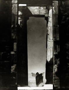 Edward Steichen (American, 1879-1973) Print: Edward Steichen (American, 1879-1973) Print. Isadora Duncan at the Portal of the Parthenon, Athens, "1920". Printed in 1981. Printed by Jon Goodman. Edition of 1000. Not marked. Please be aware that a