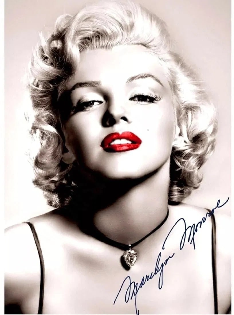 Marilyn Monroe Facismile Photo: Marilyn Monroe Facismile Photo. Signed in the print. Please be aware that all lots in our auctions are sold "AS IS," in accordance with the Terms & Conditions of the Auction. Condition descriptions an