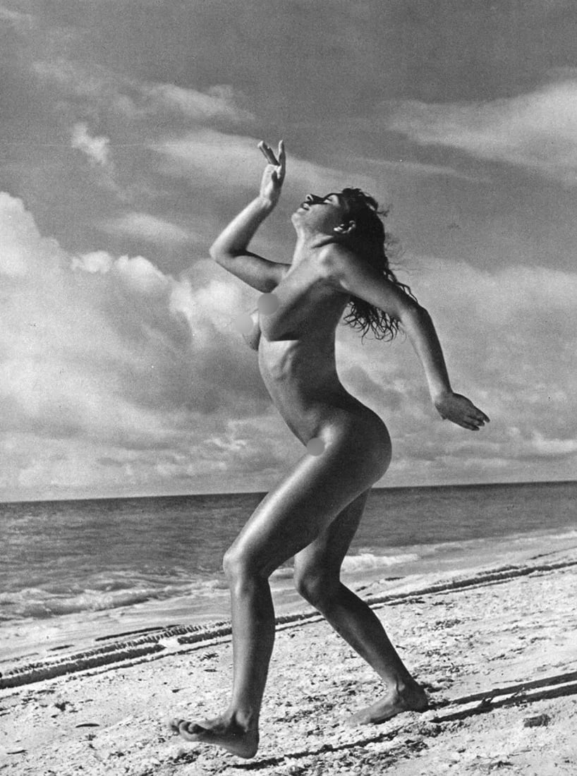 Andre De Dienes (Hungarian-American, 1913-1985) Print: Andre De Dienes (Hungarian-American, 1913-1985) Print. Nude. Printed in 1949, France. 8.50 x 12.00 inches. Please be aware that all lots in our auctions are sold "AS IS," in accordance with the Terms