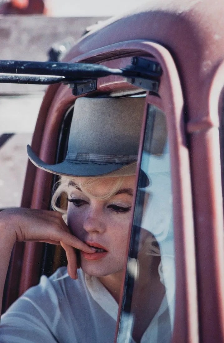 Eve Arnold (American, 1912-2012) Print: Eve Arnold (American, 1912-2012) Print. Marilyn Monroe. Please be aware that all lots in our auctions are sold "AS IS," in accordance with the Terms & Conditions of the Auction. All "dates" inside quo