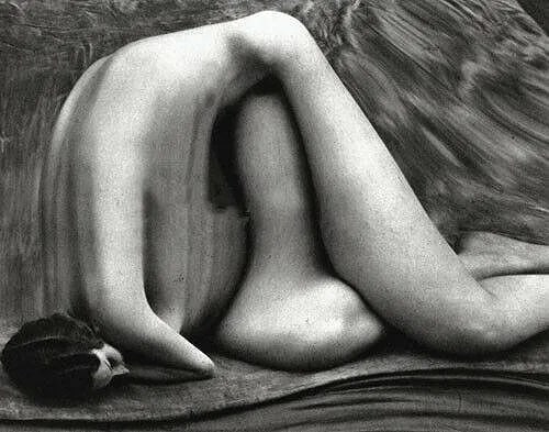 Andre Kertesz (Hungarian-American, 1894-1985) Print: Andre Kertesz (Hungarian-American, 1894-1985) Print. Surreal Female Nude. Printed in 1976, Spain. 5.00 x 6.50 inches. Please be aware that all lots in our auctions are sold "AS IS," in accordance with