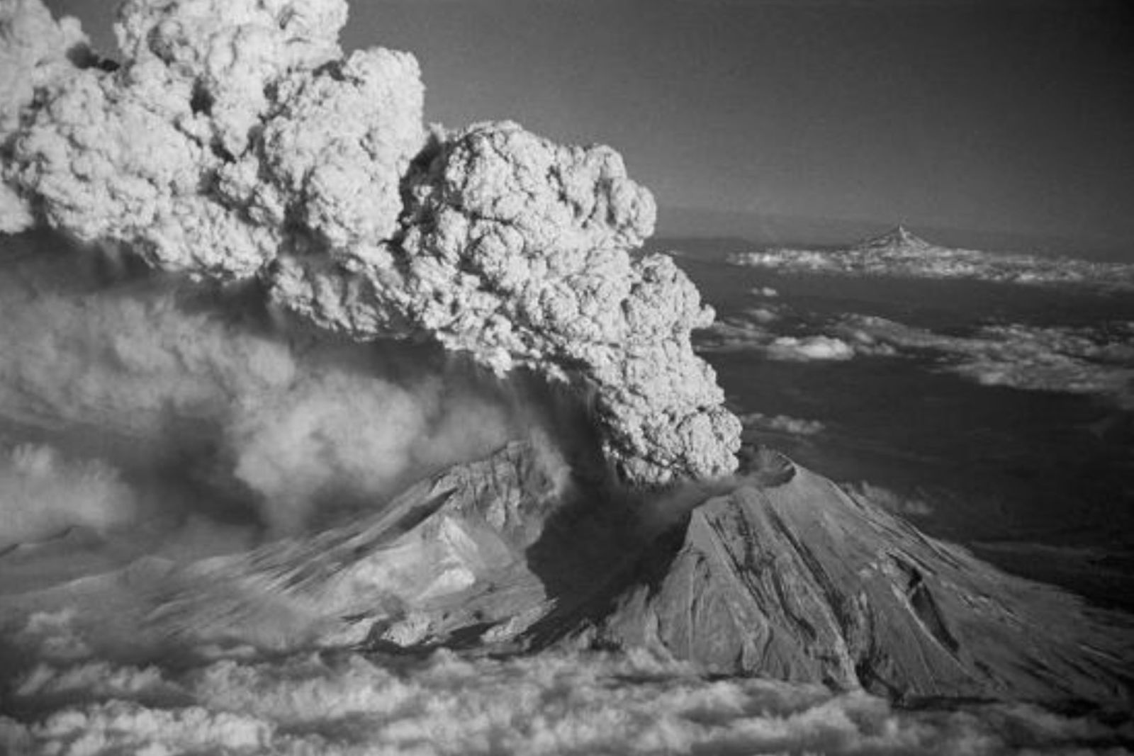 Otto Bettmann (German-American, 1903-1998) Print: Otto Bettmann (German-American, 1903-1998) Print. Mt. St. Helens, Erupting, Volcano. 29.50 x 18.50 inches. Please be aware that all lots in our auctions are sold "AS IS," in with the Terms & Condition