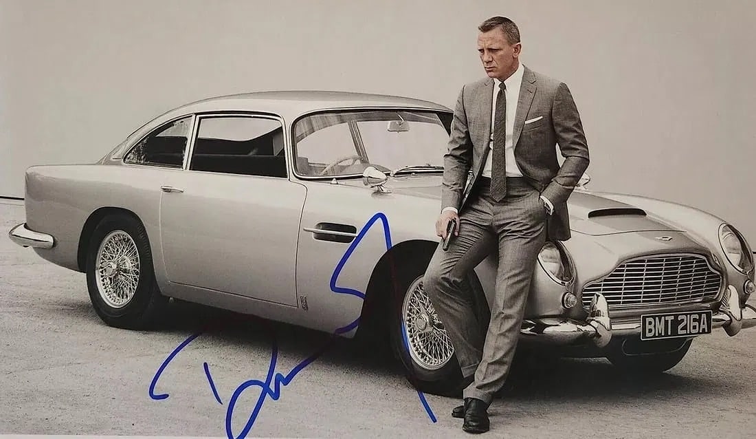 Daniel Craig, James Bond Signed Facismile Photo (1 of 1)