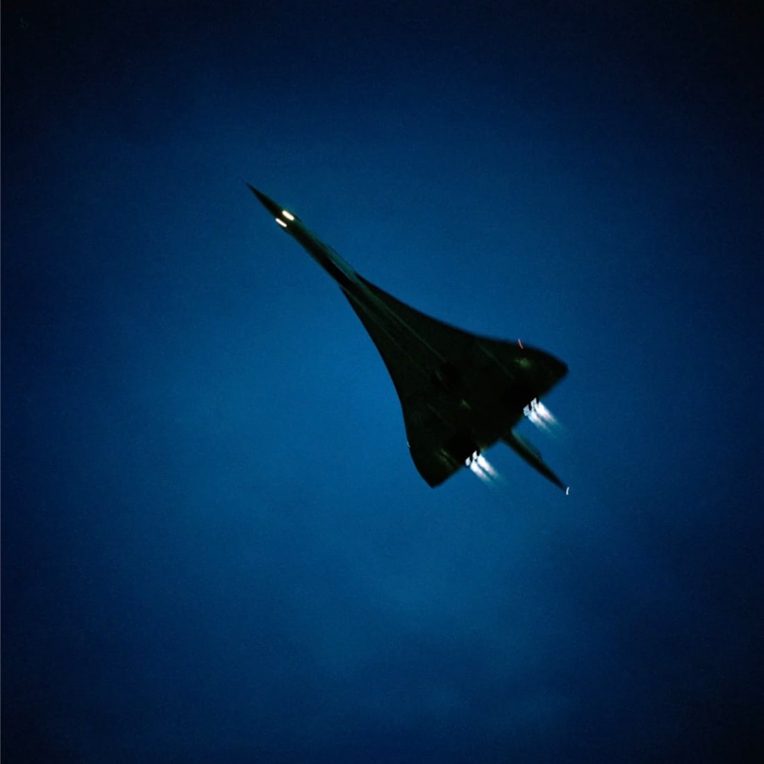 Peter Marlow (British, 1952-2016) Print: Peter Marlow (British, 1952-2016) Print. Concorde, London, England, "2003". 16.00 x 16.00 inches. Please be aware that all lots in our auctions are sold "AS IS," in accordance with the Terms &