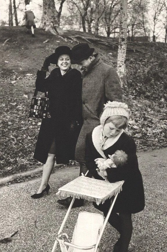 Edouard Boubat (France, 1923 – 1999) Print: Edouard Boubat (France, 1923 – 1999) Print. USA, "1964". Printed in 1988. 6.00 x 8.50 inches. Please be aware that all lots in our auctions are sold "AS IS," in accordance with the Terms & Condition