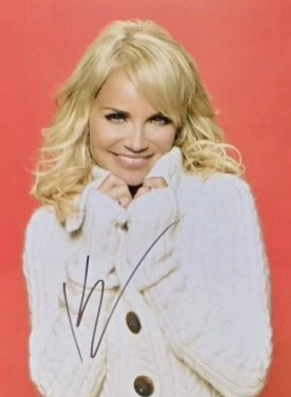 Kristin Chenoweth (Americanb. 1968) Photograph: Kristin Chenoweth (Americanb. 1968) Photograph. Signed in marker. Please be aware that all lots in our auctions are sold "AS IS," in accordance with the Terms & Conditions of the Auction. All "dates"
