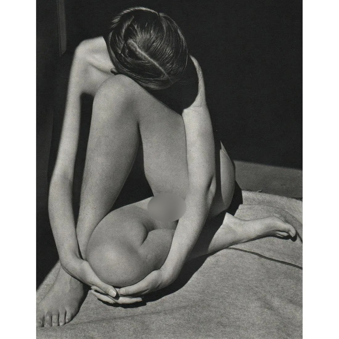 Edward Weston (America, 1886-1958) Print: Edward Weston (America, 1886-1958) Print. Charis, Nude. Printed in 1970's. 9.25 x 7.50 inches. Please be aware that all lots in our auctions are sold "AS IS," in accordance with the Terms &